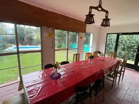 Casa en Venta con 2 cocheras