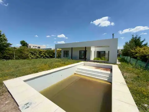 Casa en Venta con 1 cochera