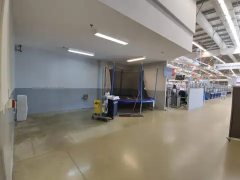 Local en Alquiler en Gregorio De Laferrere, $ 200.000