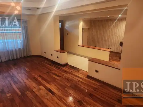 Casa en Venta con 4 cocheras