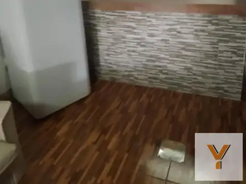 Casa 6 ambientes con 2 baños