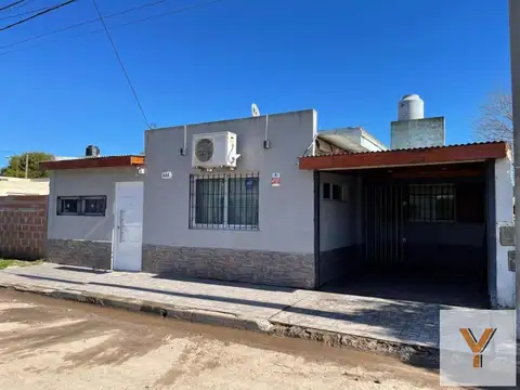 Casa en venta - 3 Dormitorios 1 Baño - Departamento - 250Mts2 - Chascomús