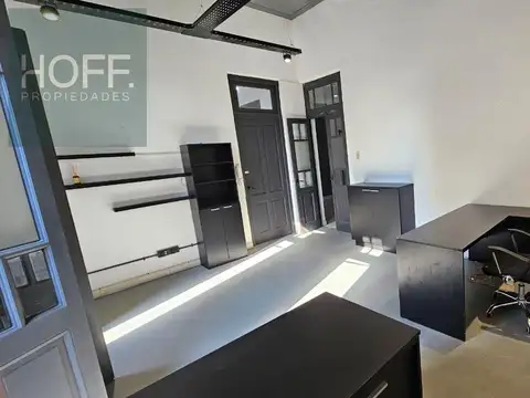 Oficina 5 ambientes con 1 baño