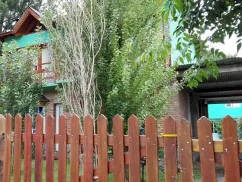 Casa 12 ambientes con 4 baños