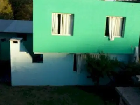 Casa en Venta con 4 cocheras