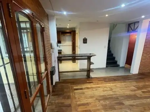 Depto Tipo Casa 5 ambientes con 3 baños