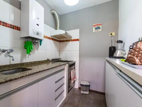 CASA DE PASILLO ÚNICO DE 4 DORMITORIOS EN VENTA EN BARRIO PICHINCHA