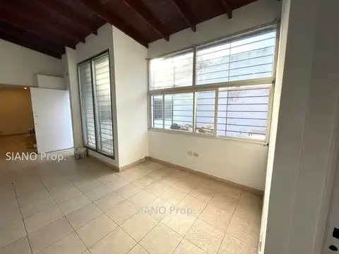 Casa 4 ambientes con 1 baño