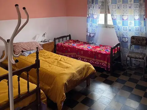 Casa 4 ambientes con 1 baño