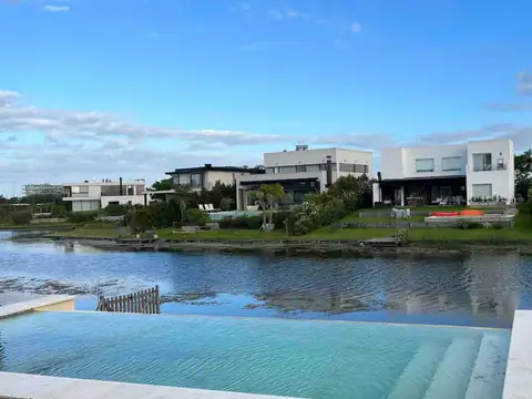 Casa 5 ambientes en venta y/o alquiler  Ceibos . Puertos del Lago
