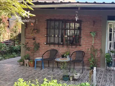 Casa en Venta con 2 cocheras