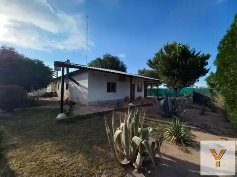 Casa Quinta en venta - 2 Dormitorios 1 Baño - Mendoza