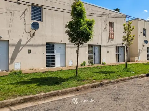 VENTA - Casa 3 dormitorios, jardin y lavadero - Barrio Arroyito, Rosario.