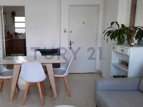 Rodriguez 100, Piso 0