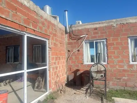 Casa 3 ambientes con 1 baño