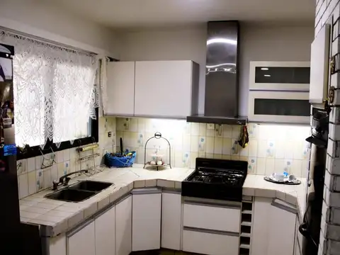 VENTA CASA 4 AMBIENTES MORENO APTO CREDITO