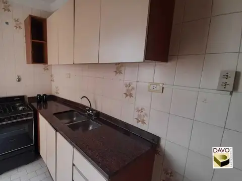 Cómodo 2 ambientes con balcón en excelente ubicación.