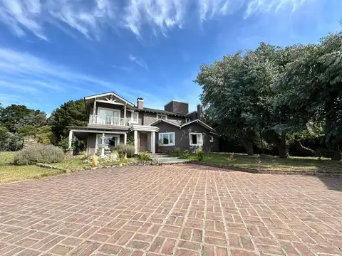 SE VENDE   EXCELENTE CASA QUINTA   TANDIL