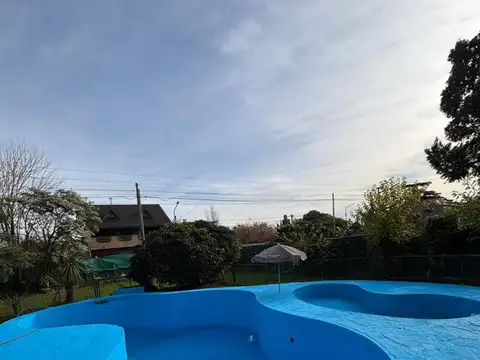 QUINTA A LA VENTA EN PASO DEL REY, MORENO.