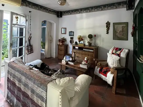 Casa 5 ambientes con 2 baños