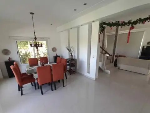 Casa Chalet  en Venta en San Vicente, G.B.A. Zona Sur, Argentina
