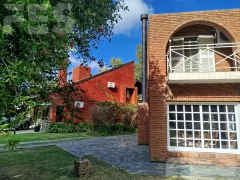 Casa en Venta en Country El Paraíso, USD 210.000
