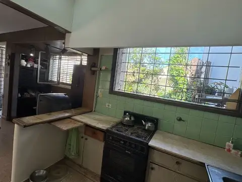 Casa 5 ambientes con 2 baños