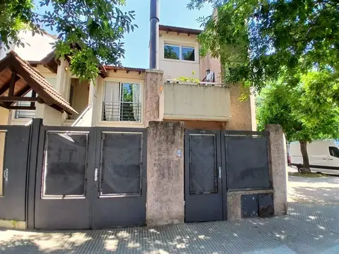 PH en alquiler, 2 ambientes con jardin, cochera y parrilla en Villa Devoto