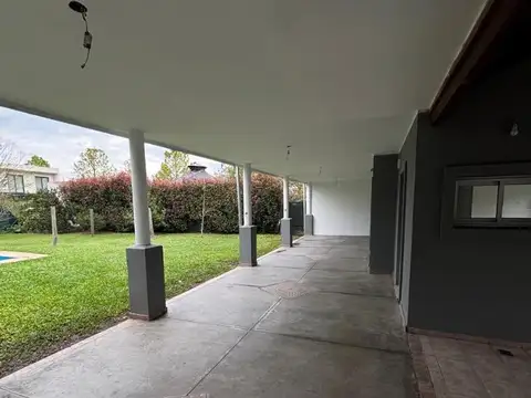 Casa en Alquiler de 3 dormitorios