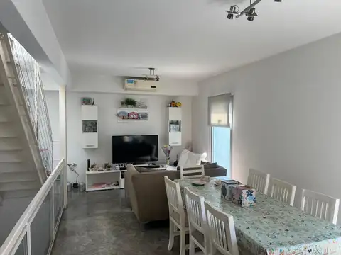 Depto Tipo Casa 3 ambientes con 3 baños