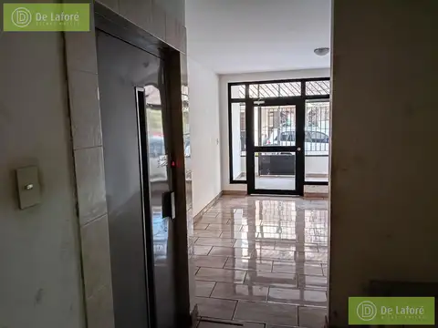 VENTA - Dpto. 1 Amb. balcón Victoria.
