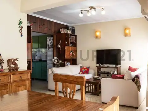 Hipolito Yrigoyen 400, Piso 0
