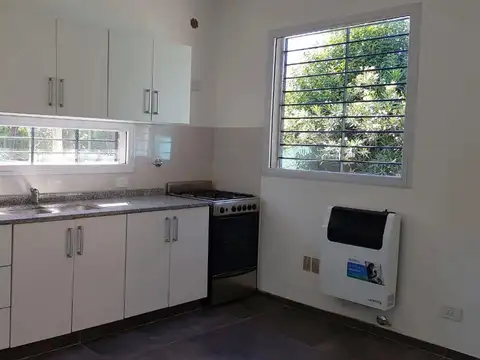 Los Eucaliptus esquina Juan B. Justo, Barrio Ymcahuasi, Portón 2