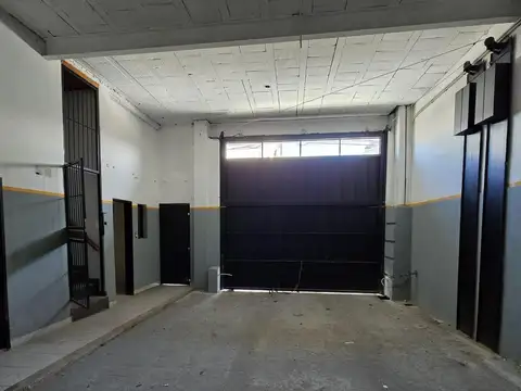 Galpon en Alquiler en Lomas del Mirador, $ 2.700.000
