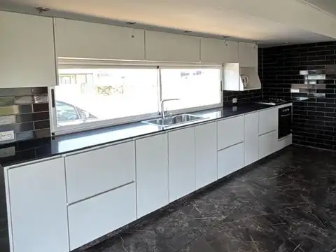 Casa 5 Ambientes en Venta – Barrio Las Perdices 1
