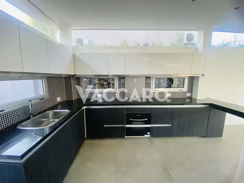 Casa en Venta al Este