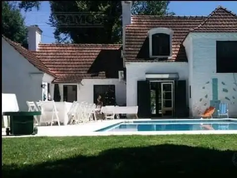 Alberto Williams 899