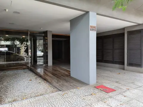 REGIO SEMI NUEVO – IMPECABLE ESTADO - ORIENTACION NORTE – EDIFICIO CON PISCINA, SUM, LAUNDRY