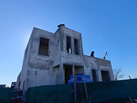 Casa en venta en Pilar del Este Santa Lucia
