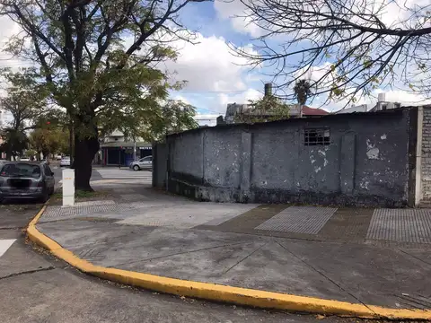 Terreno en Venta en Parque Avellaneda, USD 360.000