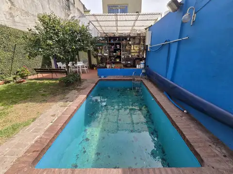 VENTA CASA RAMOS MEJIA 5AMB.JARDIN Y PILETA-PERMUT