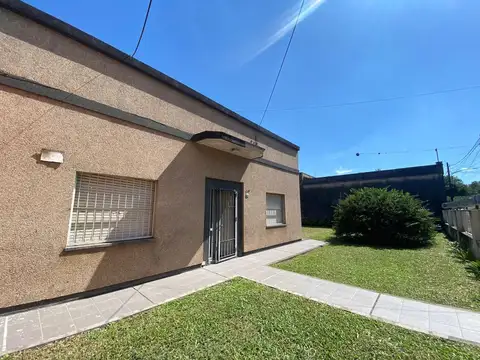 VENTA CASA 3 DORMITORIOS - VIAMONTE 1.200