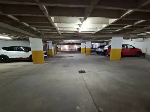 VENTA COCHERA EN B° GRAL PAZ EN EDIF MARTINICA VII