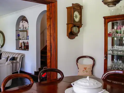 Casa en Venta con 2 cocheras