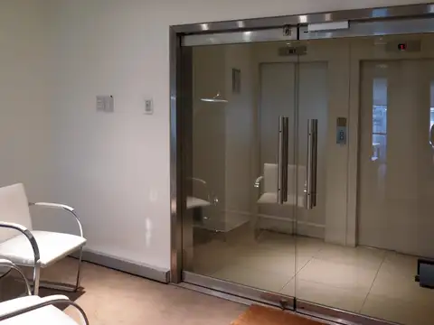 Excelente Oficina en Venta  