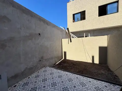 Depto Tipo Casa en Venta de 4 ambientes