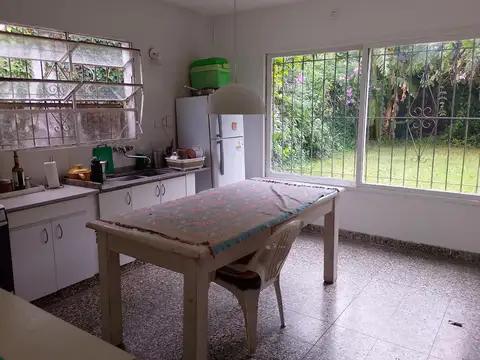 Casa 5 ambientes con 1 baño