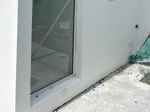 Casa 5 ambientes con 4 baños