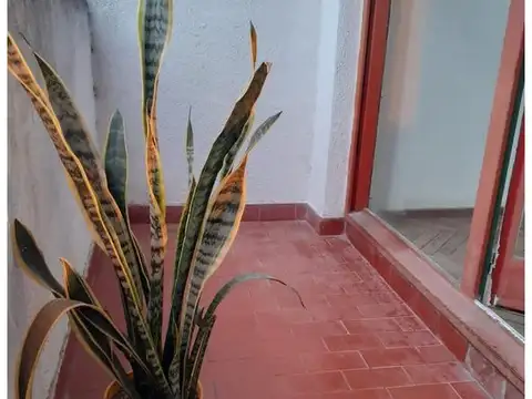 departamento externo con balcon dos dormitorios y cocina separada opcion COCHERA