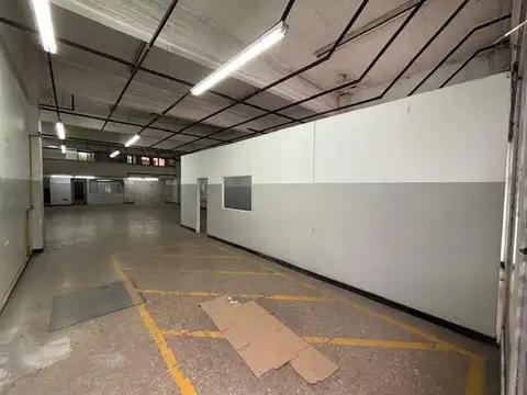 Av. Hipolito Yrigoyen  al 8500